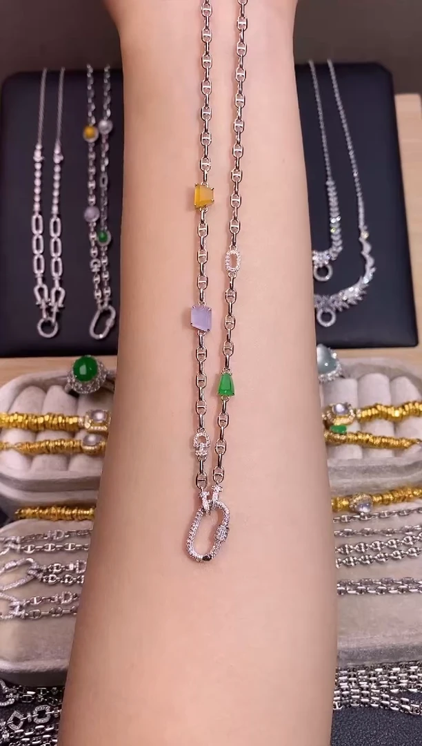 颈饰18K金镶嵌翡翠百搭链