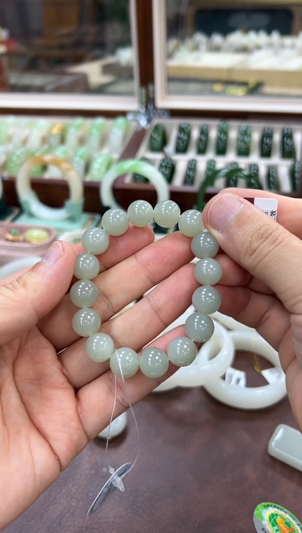 颈饰未镶嵌和田玉野牛沟手串12mm