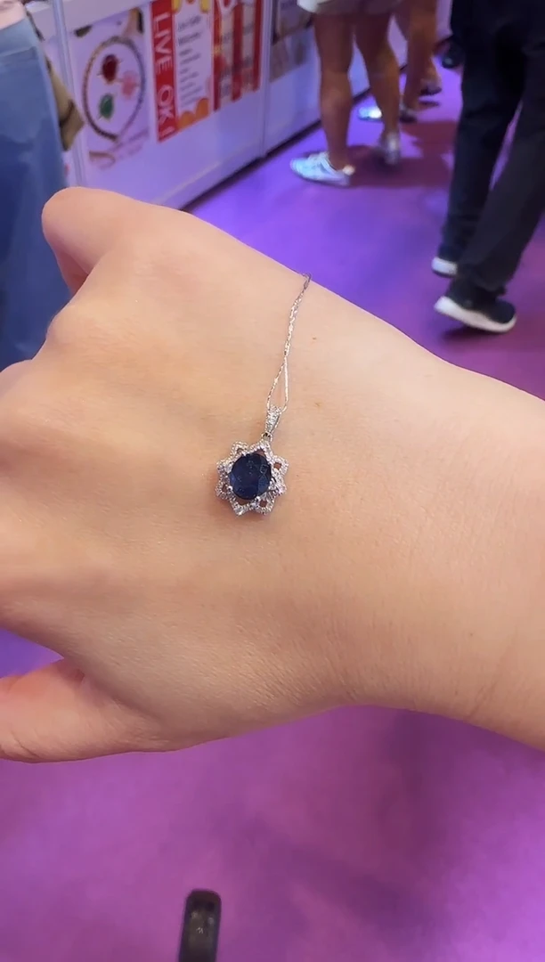 蓝宝石吊坠（不含链）18K金镶嵌蓝宝石八芒星吊坠（不含链）