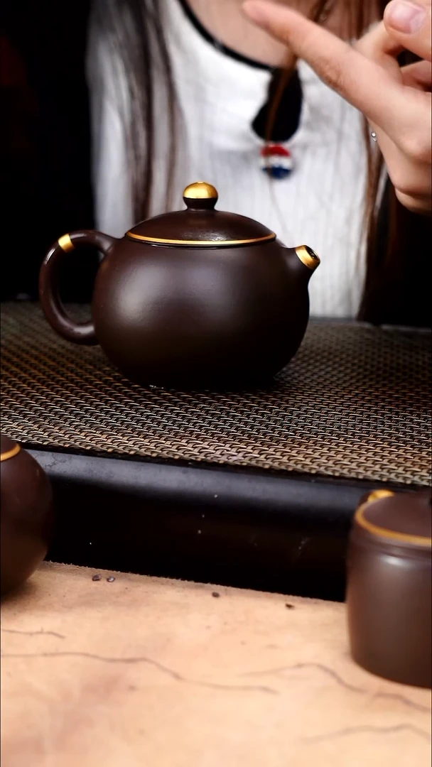 茶壶紫砂四号井茄皮紫泥描金贵妃西施180cc