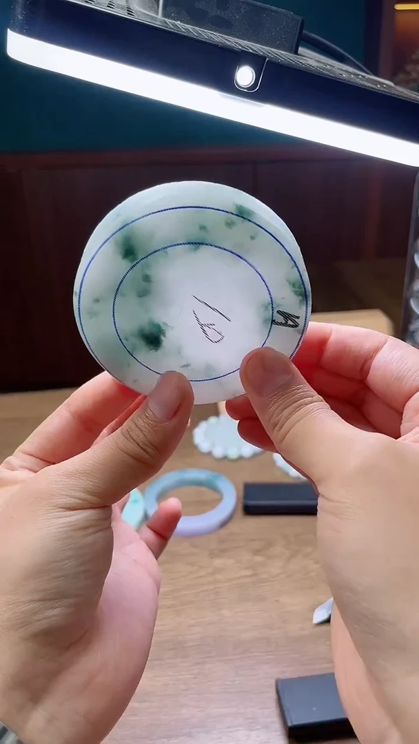 定制翡翠手镯未镶嵌姚*娟定制