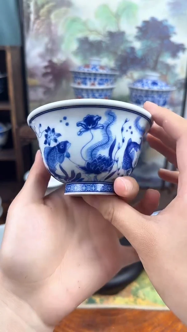 陶瓷仿成化鱼藻纹压手杯