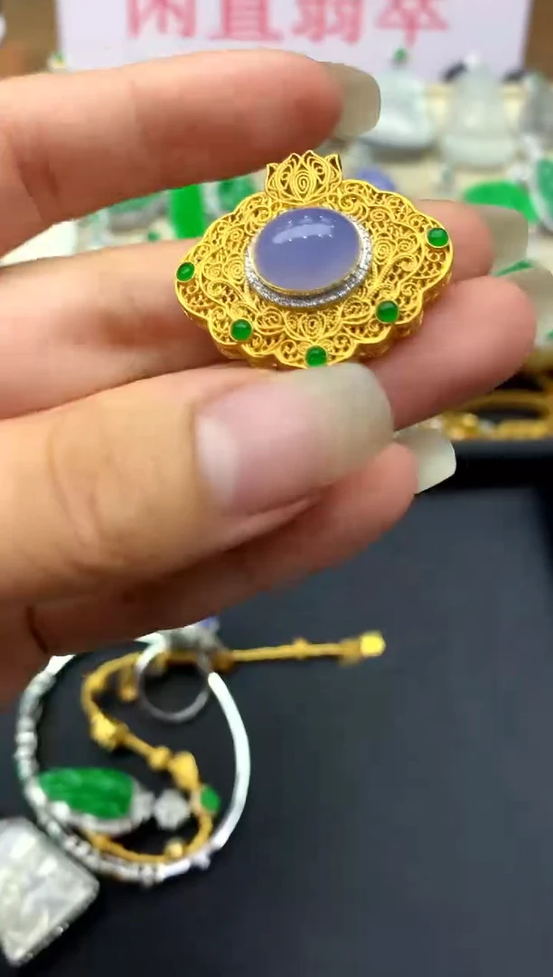颈饰18K金镶嵌翡翠684 -中国好珍宝