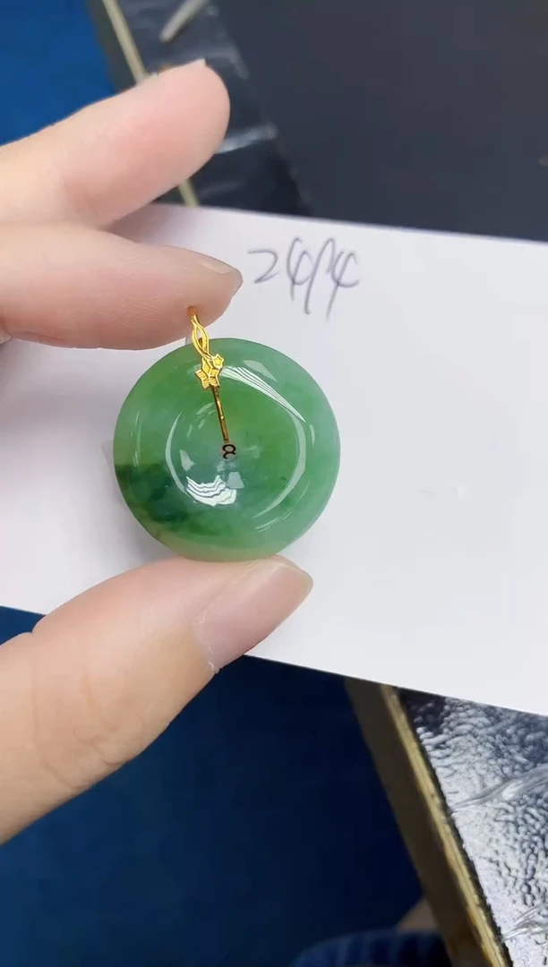 翡翠18K金镶嵌颈饰天然缅甸翡翠A货