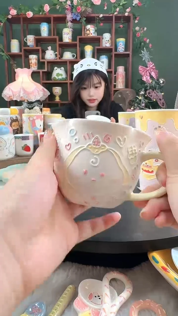 105景德镇高温陶瓷釉下彩 玉泥 小狗杯