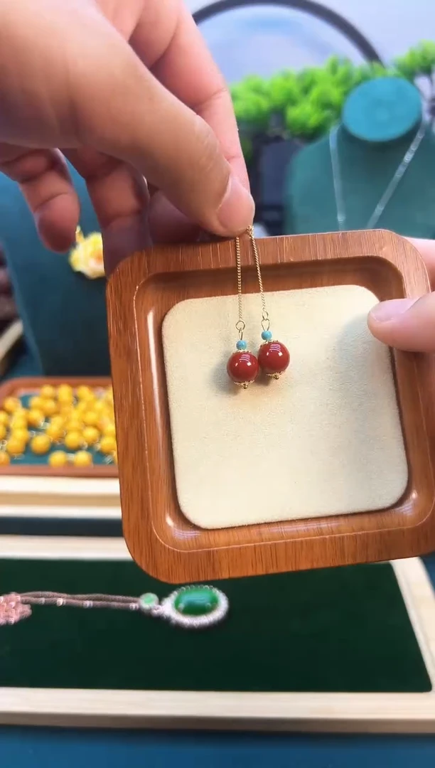 玛瑙/玉髓耳钉14K金镶嵌E337