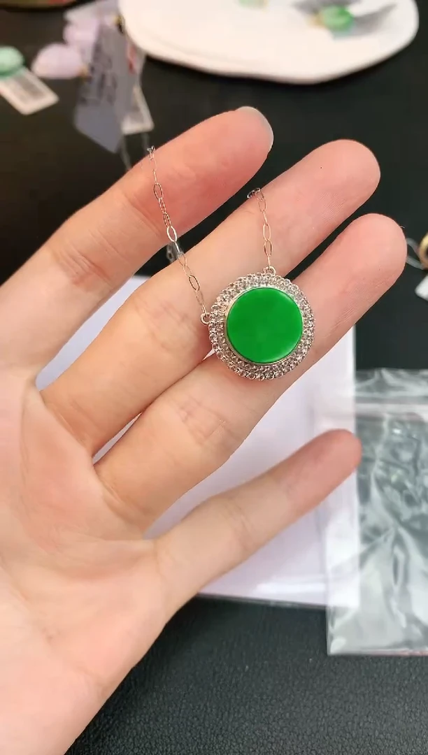 【闪购商品】翡翠颈饰18K金镶嵌赠礼盒证书 小君