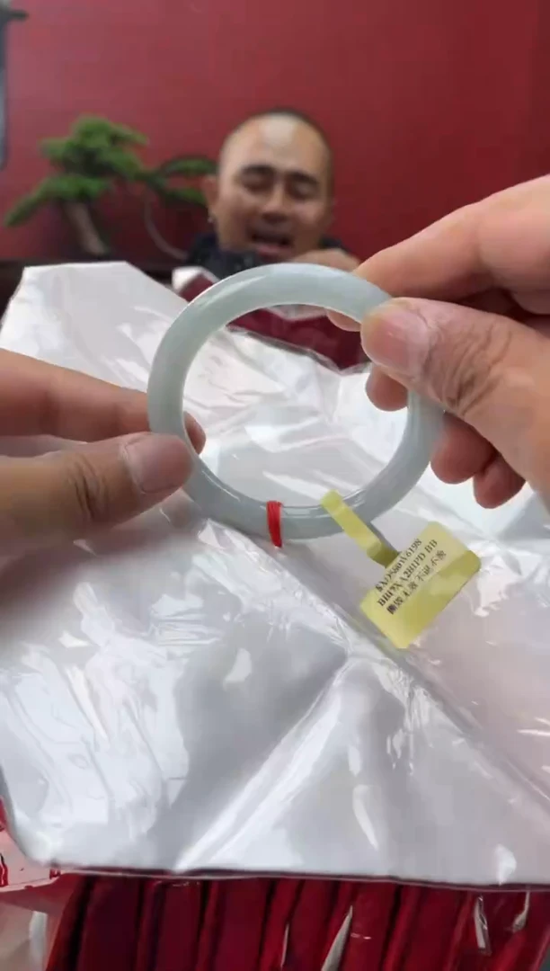 未镶嵌手镯翡翠3