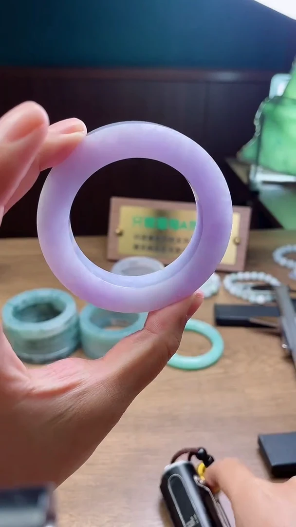 定制翡翠手镯未镶嵌不**强定制