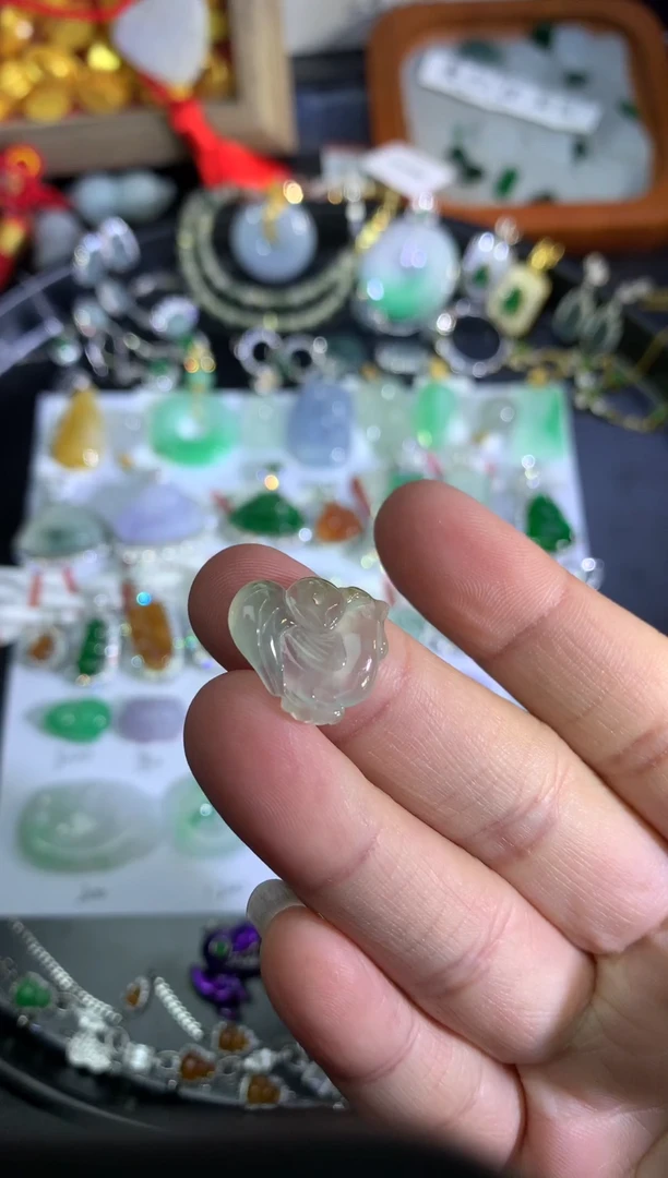 未镶嵌裸石翡翠有钱鸡