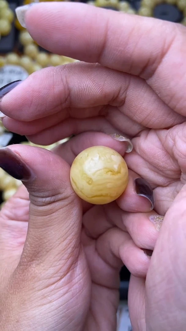 裸石琥珀未镶嵌星筠珠宝16 卡