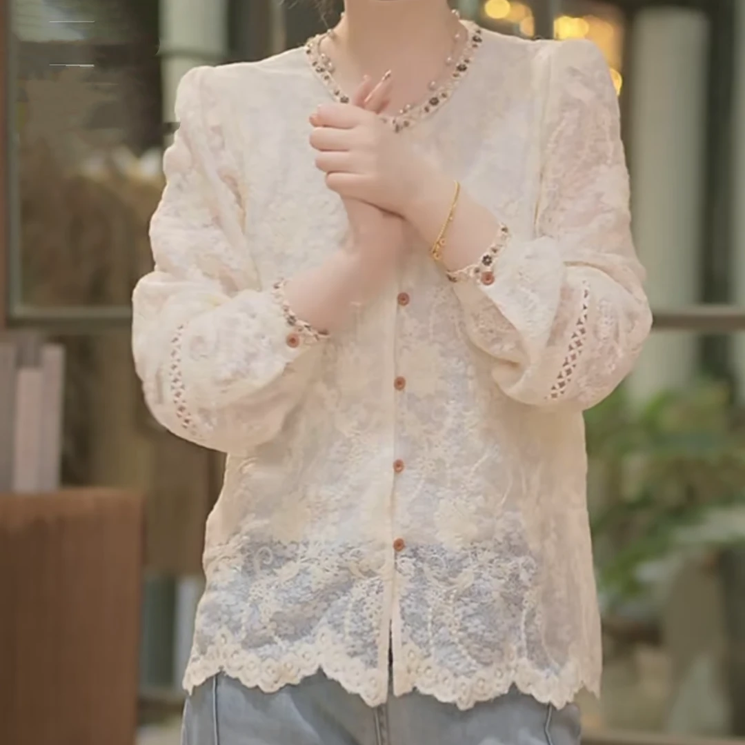 设计感法式圆领单排扣蕾丝衬衫女2025春装新款气质时尚长袖衬衣