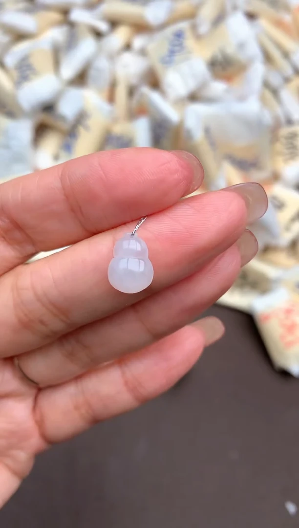 未镶嵌挂件翡翠—