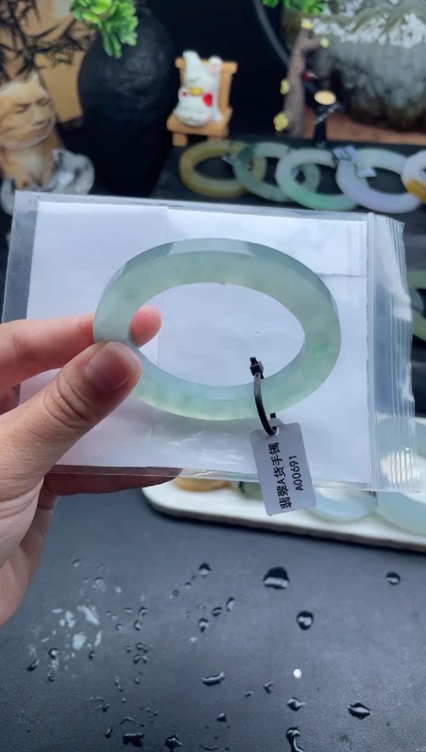 未镶嵌手镯定制翡翠55