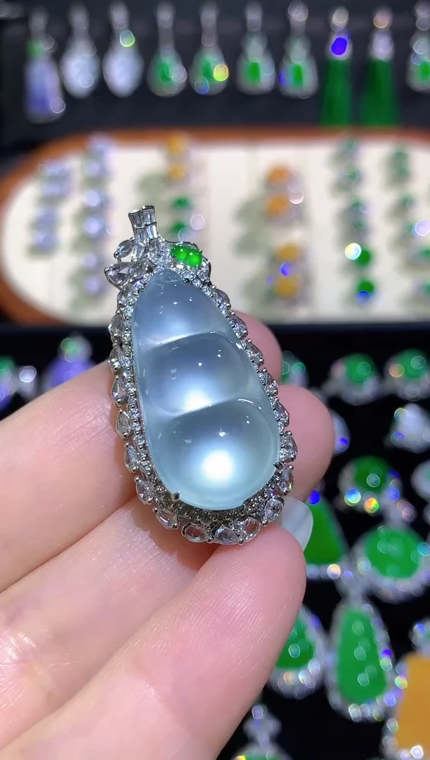 颈饰18K金镶嵌翡翠玻璃种福豆后盖可拆卸毛衣链