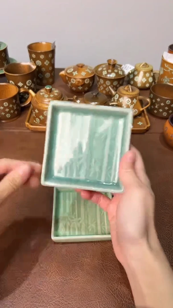 龙泉窑天青方小果盘