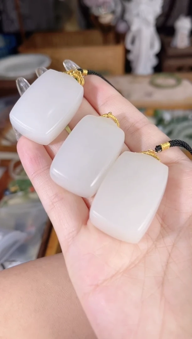 项链18K金镶嵌和田玉多样性发货其一默认天然特征