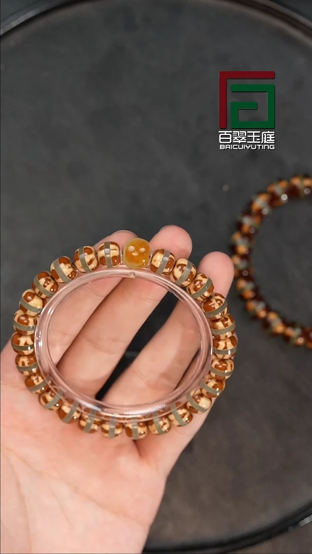 手串紫金鼠郭**。实心熊猫玉线天卡9+尺寸带花玉
