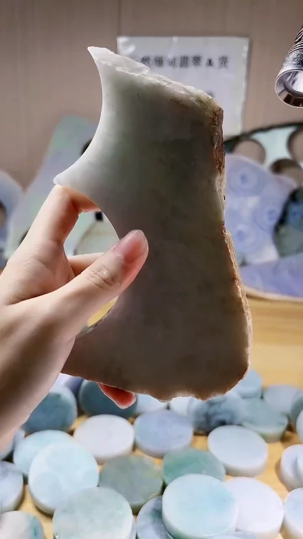 翡翠未镶嵌颈饰翡翠A货 温谭907
