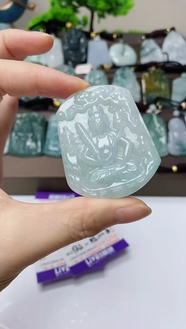 翡翠未镶嵌颈饰
