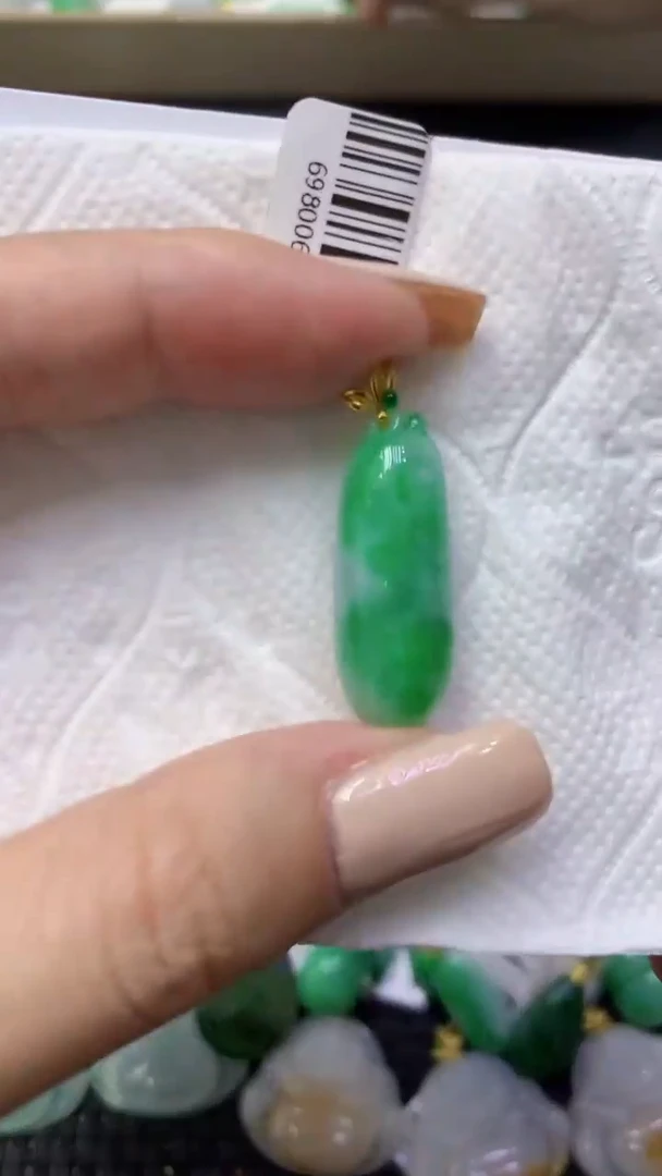 颈饰18K金镶嵌翡翠天然缅甸翡翠A货