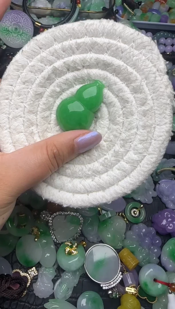 颈饰未镶嵌翡翠缅甸翡翠吊坠
