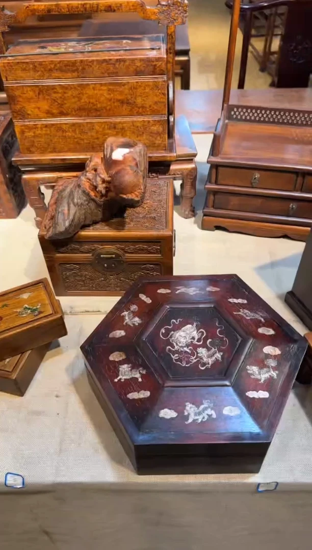 花梨木类六角盒  工艺品 摆件