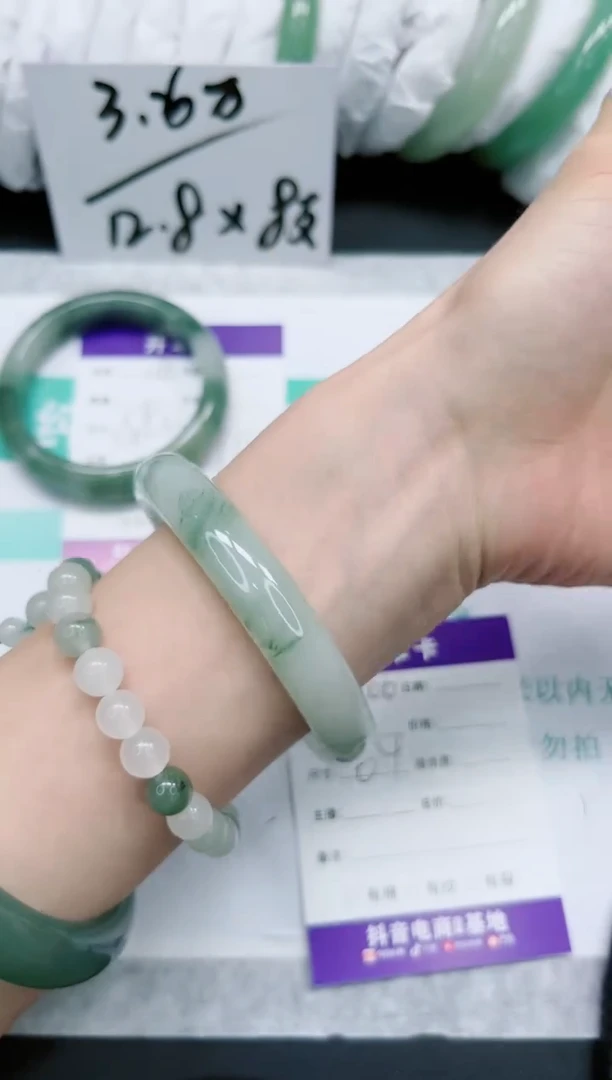 石英质玉手镯未镶嵌166-64