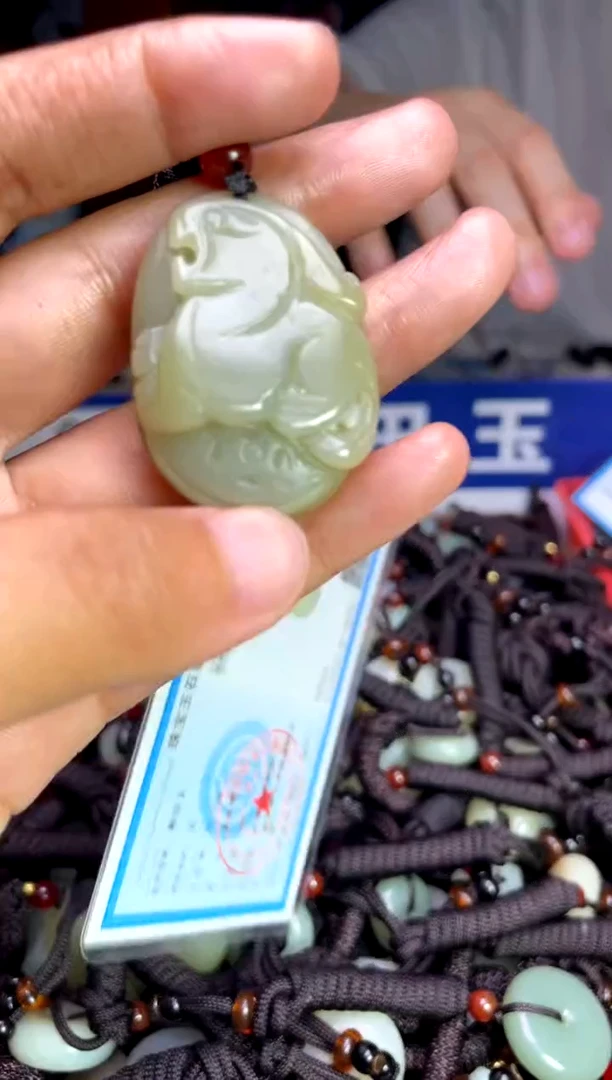 未镶嵌和田玉挂件1