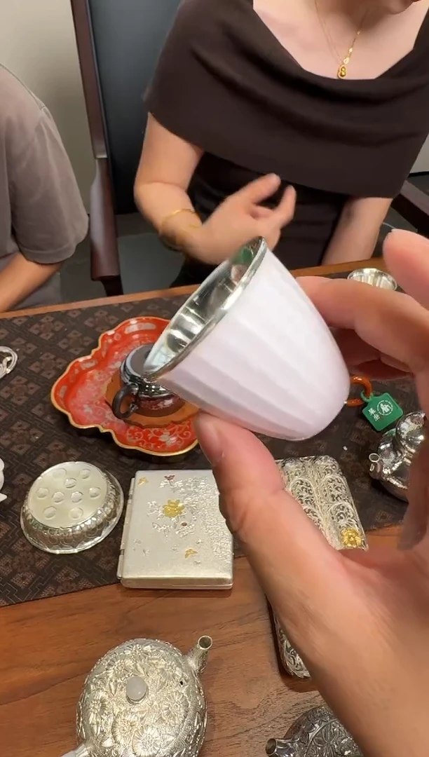 --瓷包银粉杯------