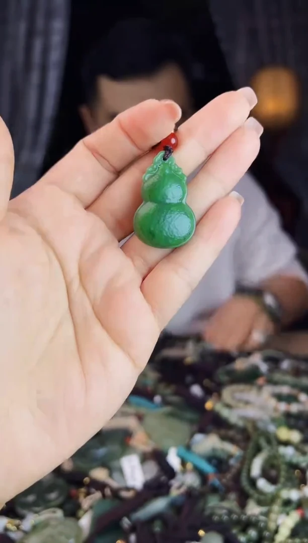 未镶嵌和田玉挂件1