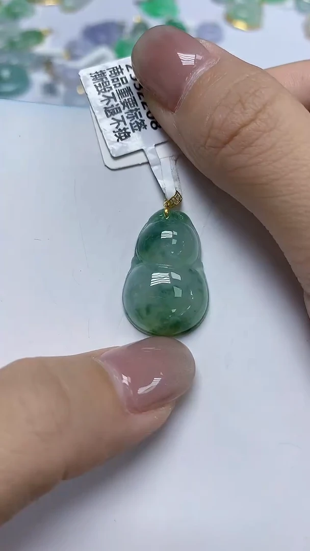 翡翠18K金镶嵌颈饰天然缅甸翡翠A货