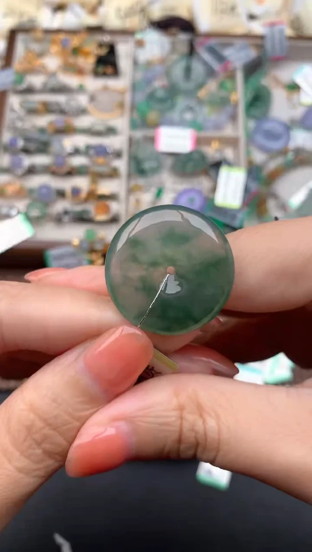 未镶嵌挂件翡翠1