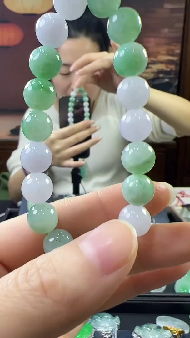 未镶嵌挂件翡翠手串