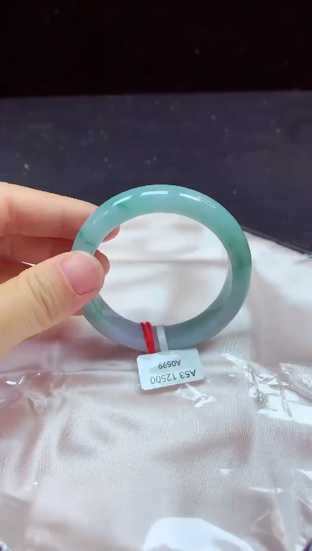 【闪购商品】翡翠手镯未镶嵌镯子53+