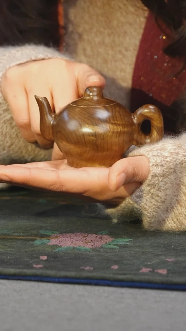 【闪购商品】古沉金丝楠乌木手工高抛把把壶