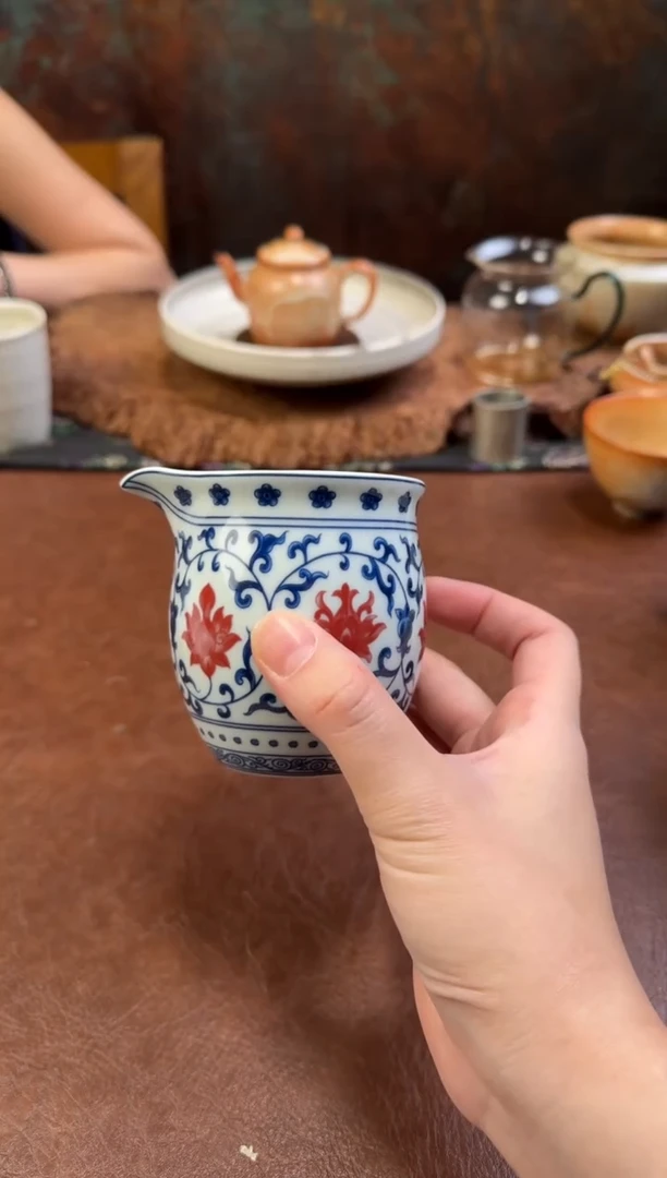 缠枝莲釉里红公道。。。。。。