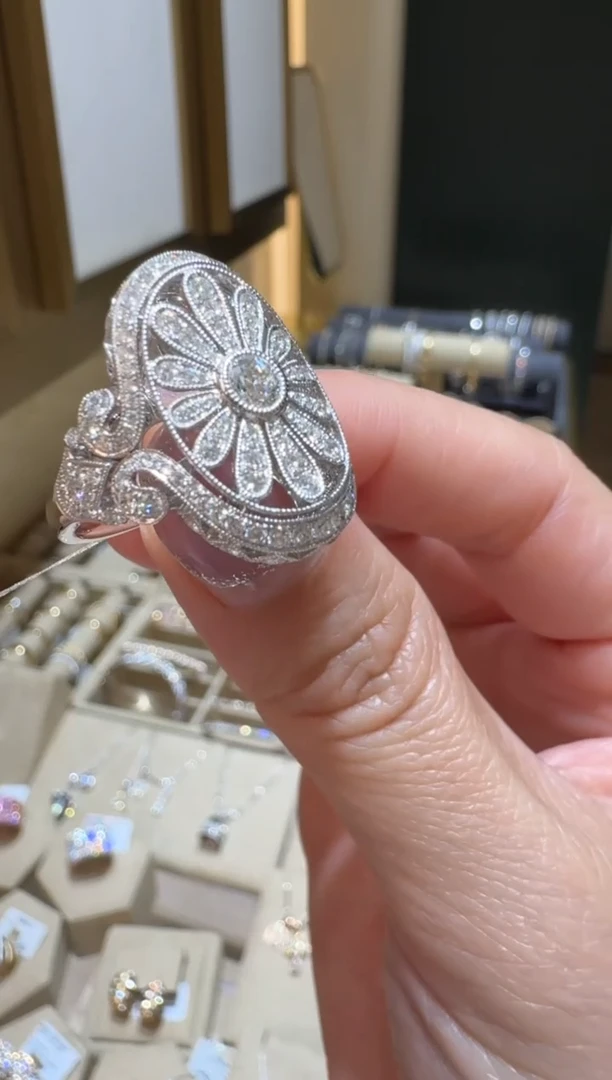 18K金镶嵌戒指/指环钻石戒指