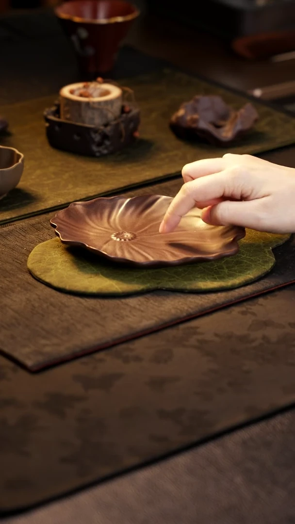 茶壶紫砂荷叶壶承