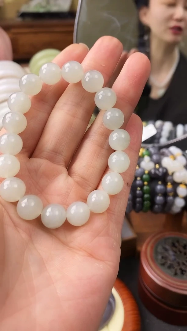 未镶嵌手链和田玉（青白玉）新疆于田料10mm
