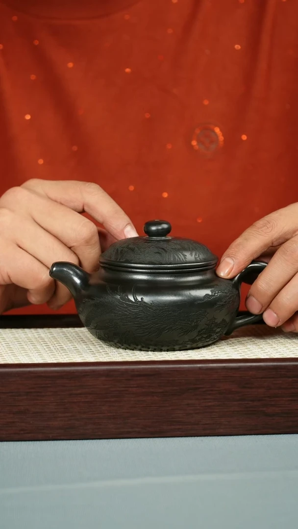 茶壶紫砂 原矿石黄 仿古  龙马精神