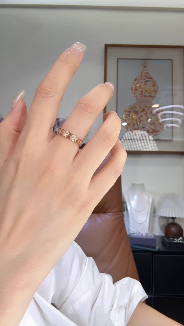 18K金镶嵌戒指/指环钻石戒指