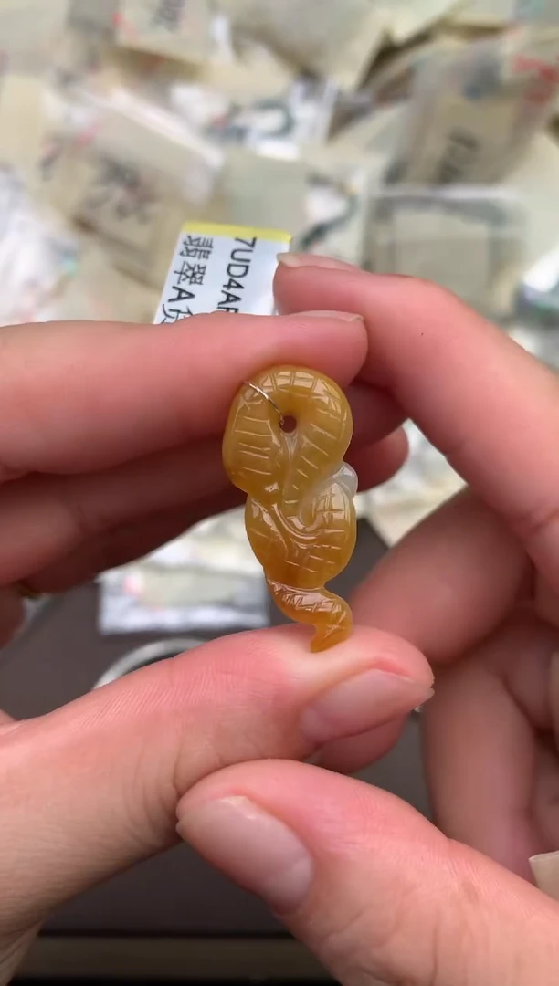 翡翠挂件未镶嵌—