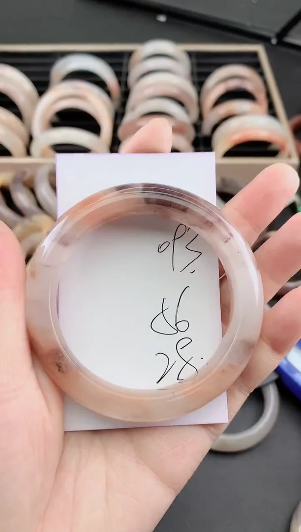 未镶嵌手镯石英质玉093