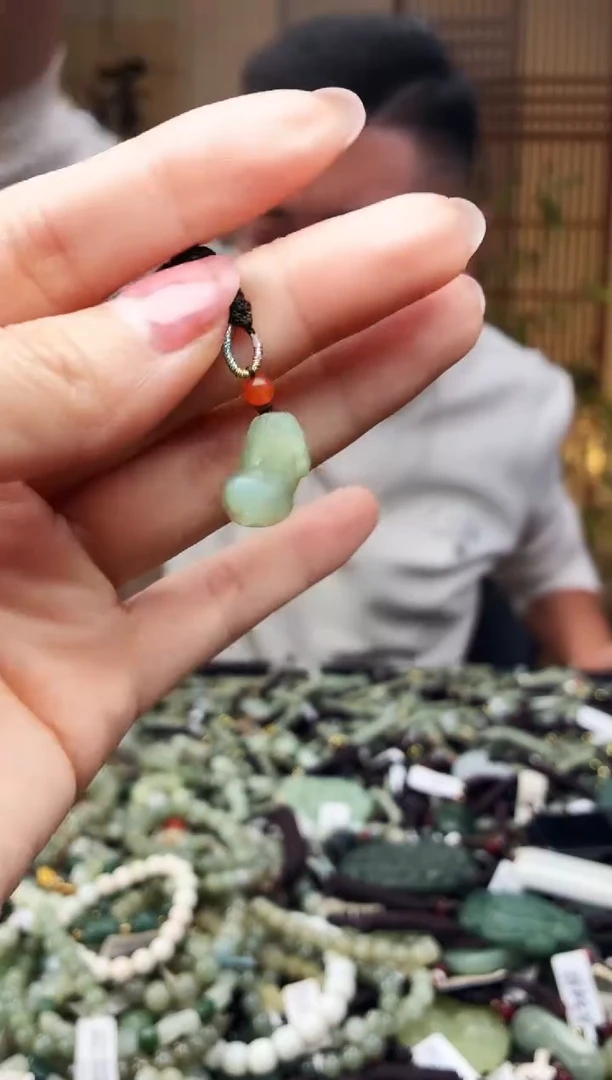 颈饰未镶嵌和田玉多样性发货，拍一发一