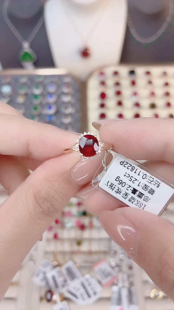 18K金镶嵌戒指红色碧玺-1.25ct