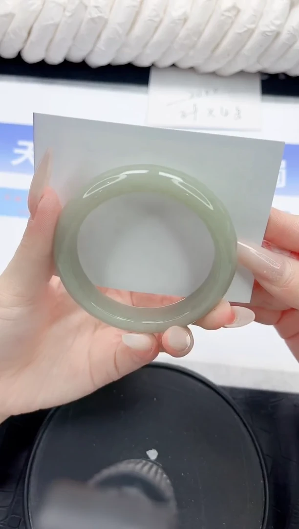 未镶嵌手镯石英质玉77-52