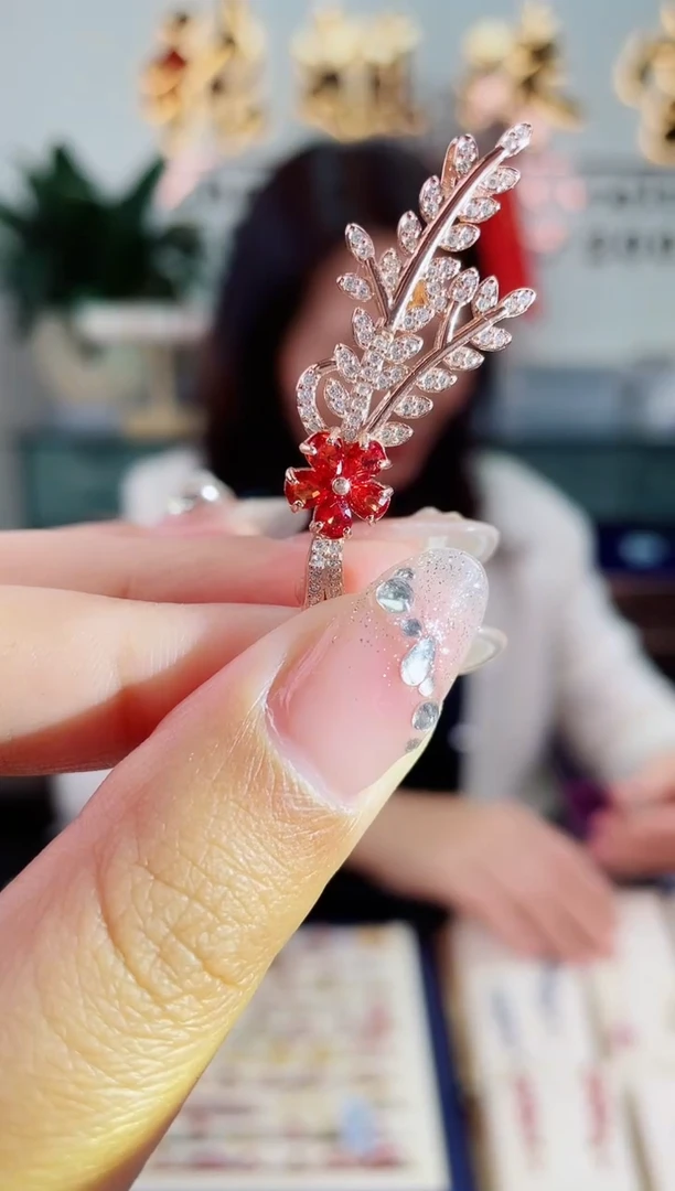 【闪购商品】彩色蓝宝石胸针银S925镶嵌胸针