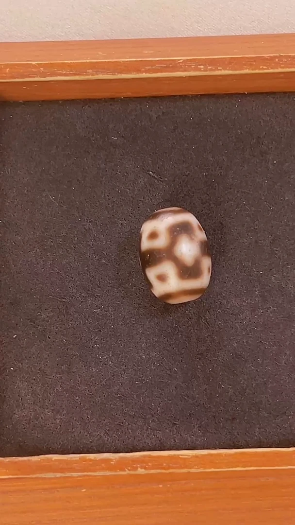 未镶嵌颈饰玛瑙/玉髓钟志明牙黄老料十字莲心达洛20.2*15