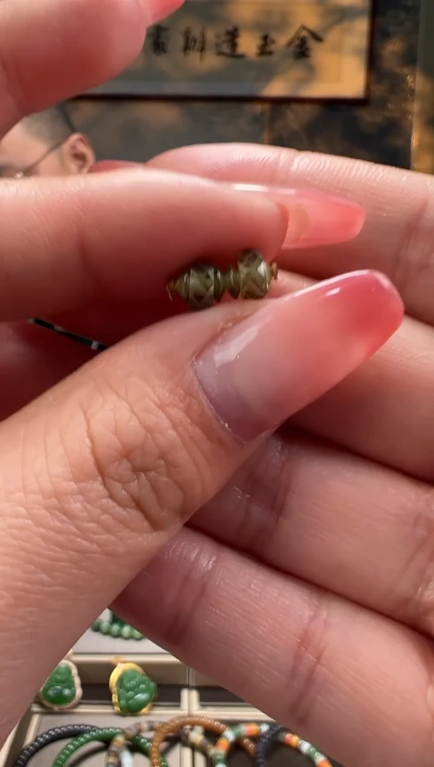 【闪购商品】合成立方氧化锆手链足金镶嵌绿浅色